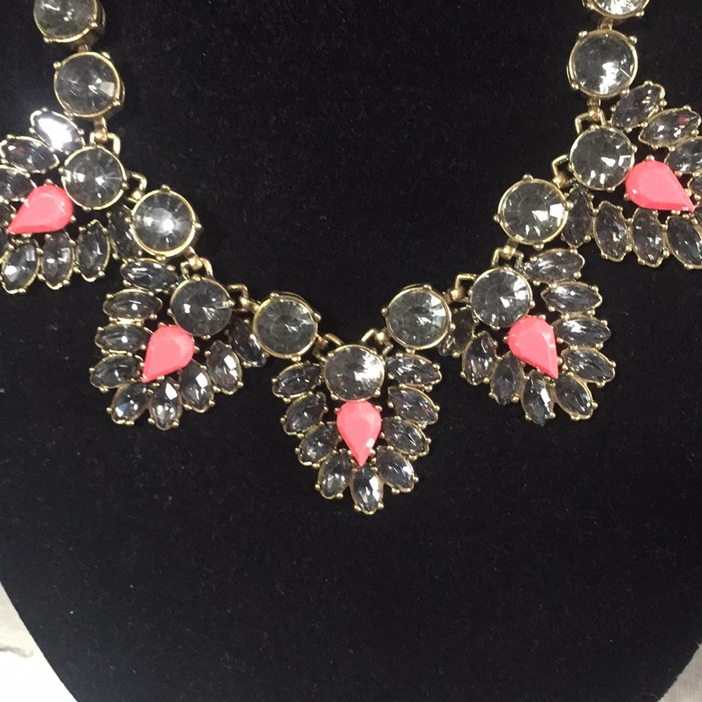 Women’s necklace